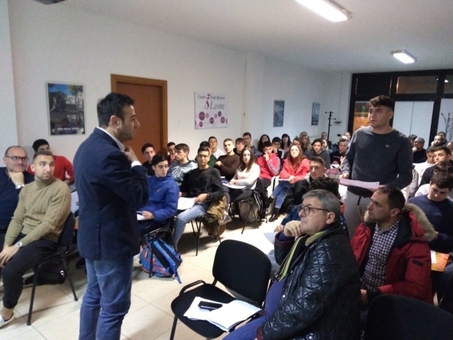 Andrea Sorrentino durante la riunione tecnica con gli arbitri viterbesi
