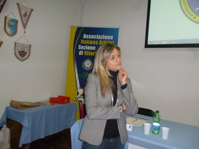 Maria Marotta durante la lezione nella sezione Aia di Viterbo